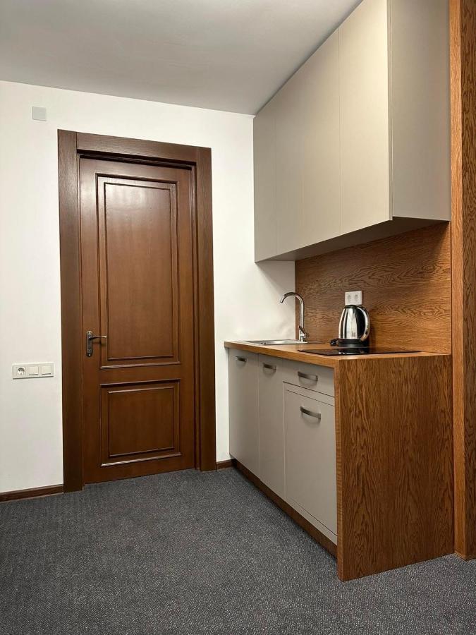 R&R Hotel Yerevan Exterior foto