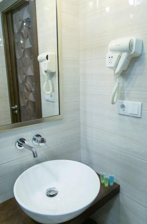 R&R Hotel Yerevan Exterior foto